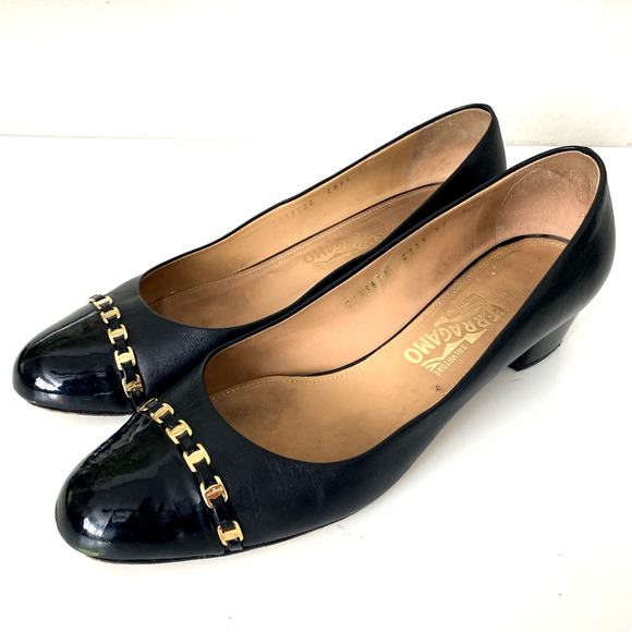 Salvatore Ferragamo Pump Black Leather Round Patent Cap Block Heel Gold Logo 11 - Picture 9 of 16